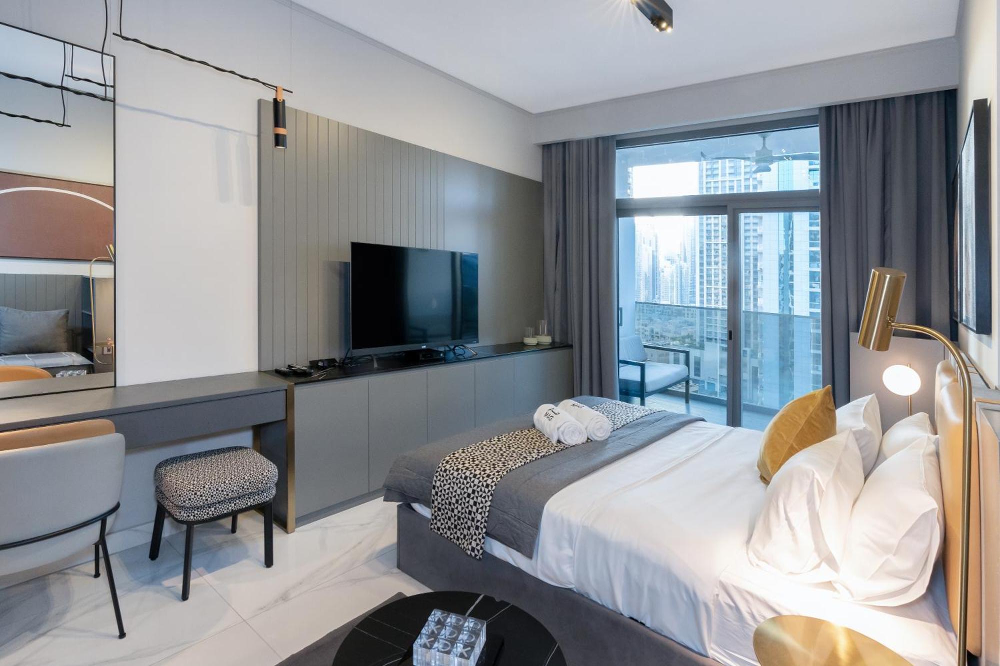Apartment Lux In Downtown, 5 Mins To Burj Khalifa & Mall - Mag318 *
